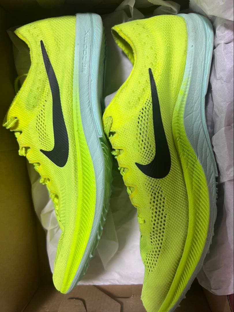 J　Nike 陸上競技用スパイクシューズ 蛍光イエロー