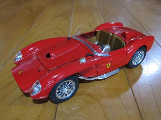 【美品】Bburago ダイキャストカー 1/18 フェラーリ8台 ポルシェ1台