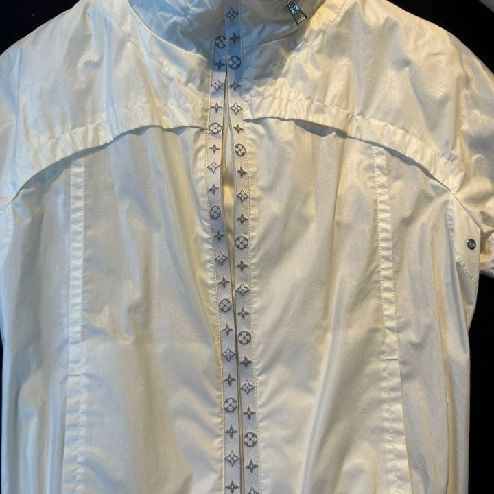 ルイヴィトン　LV サマージャンバー　ロゴ入り　モノグラム