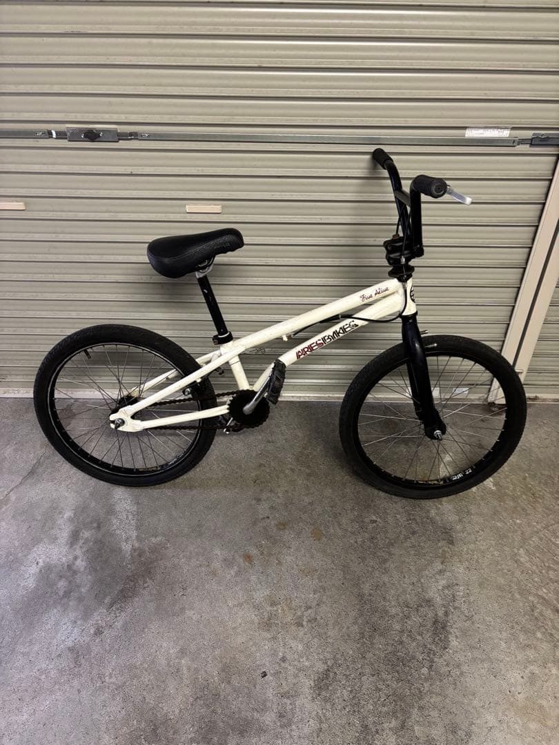 ARES BIKE 20インチfive alive(岐阜市近郊引き取り限定)