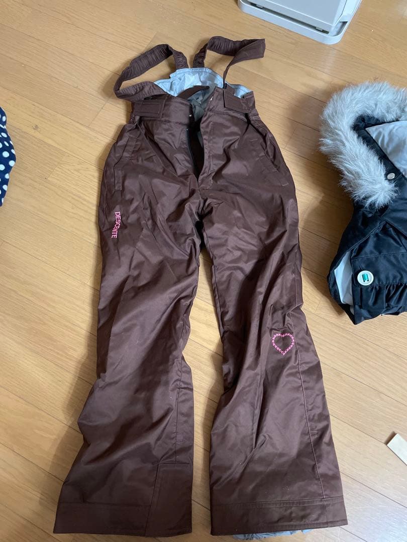 値下げ11/30 DESCENTE スキーウエア　女児130cm used