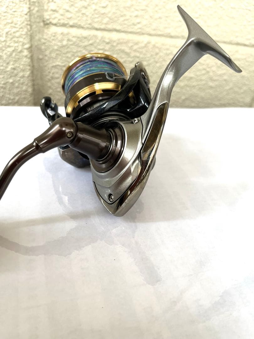 DAIWA VADEL 4000 スピニングリール　ライン付き　ヴァデル　バデル