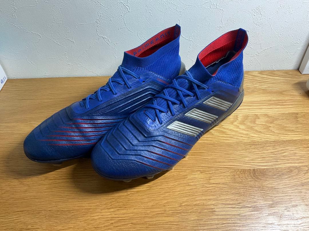 サッカー　スパイク　プレデター