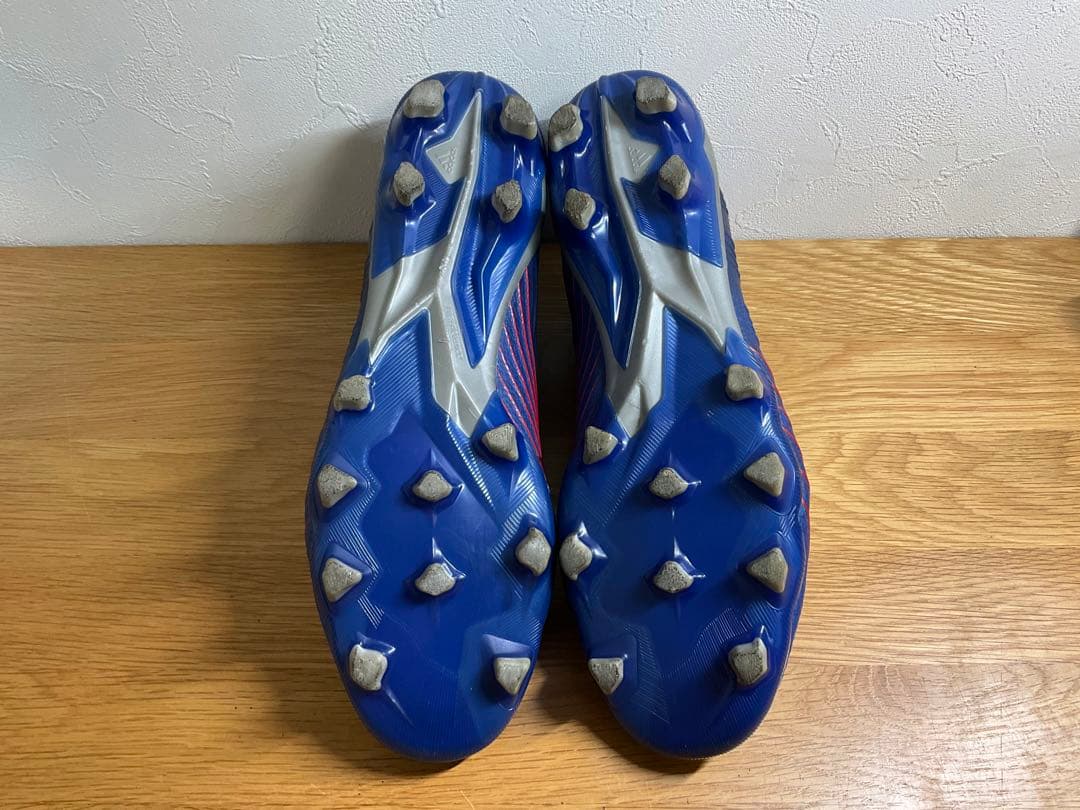 サッカー　スパイク　プレデター