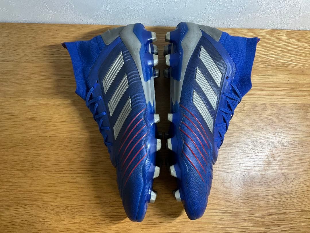 サッカー　スパイク　プレデター