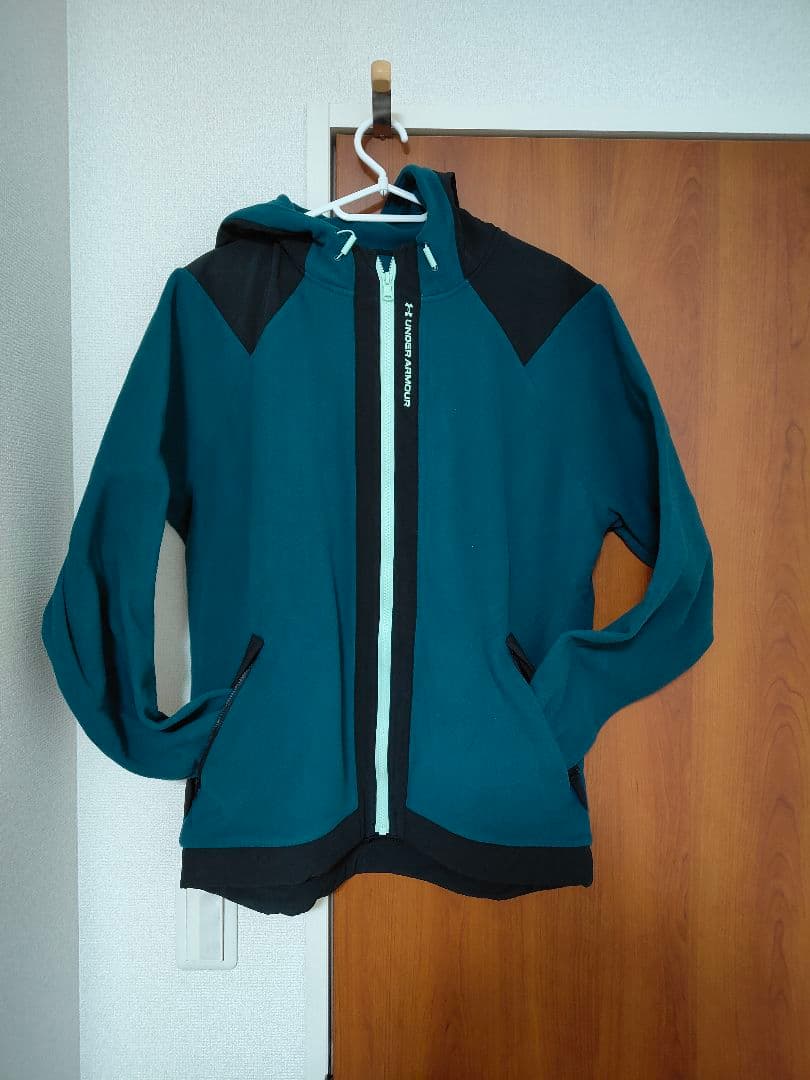 【完売品】UNDER ARMOUR　フリースジャケット フルジップ