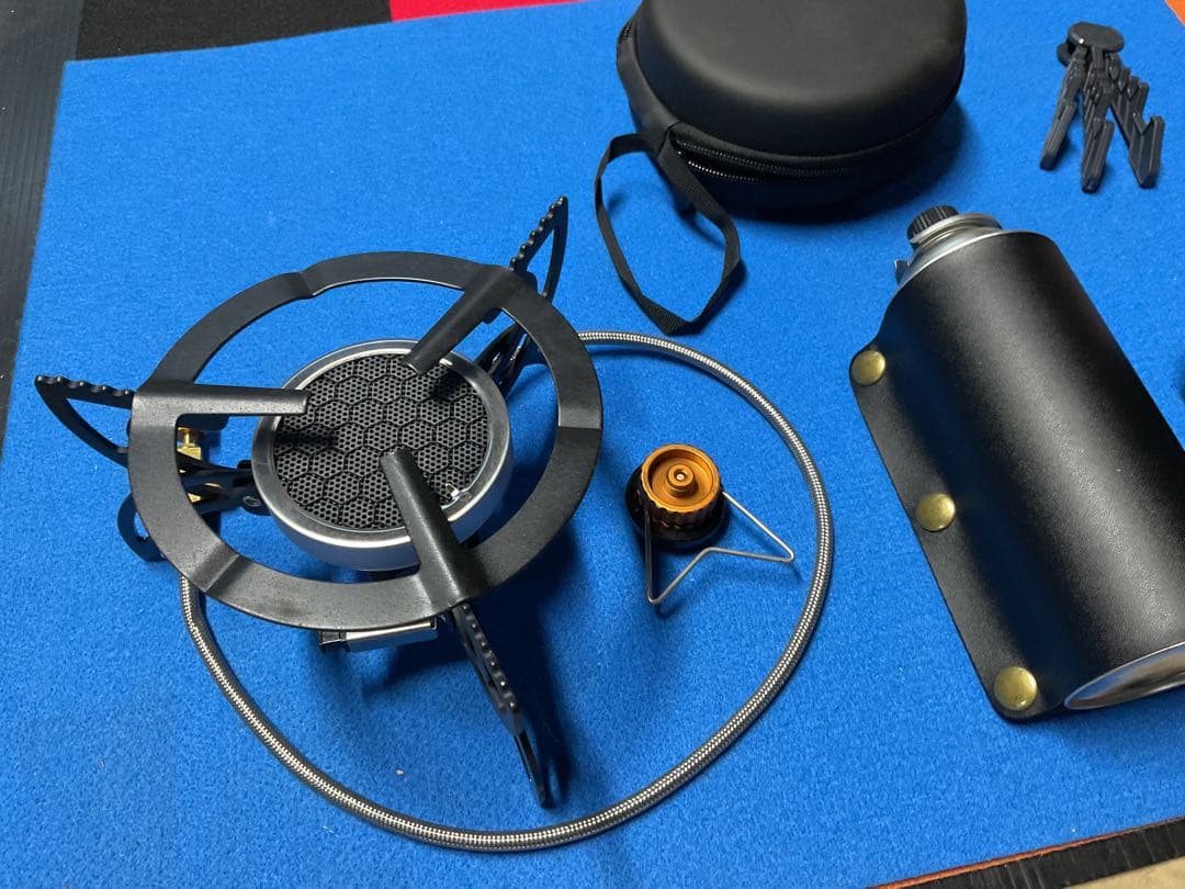 遠赤外線燃焼回転収納GASストーブ新品未使用・新品付属品多数付き
