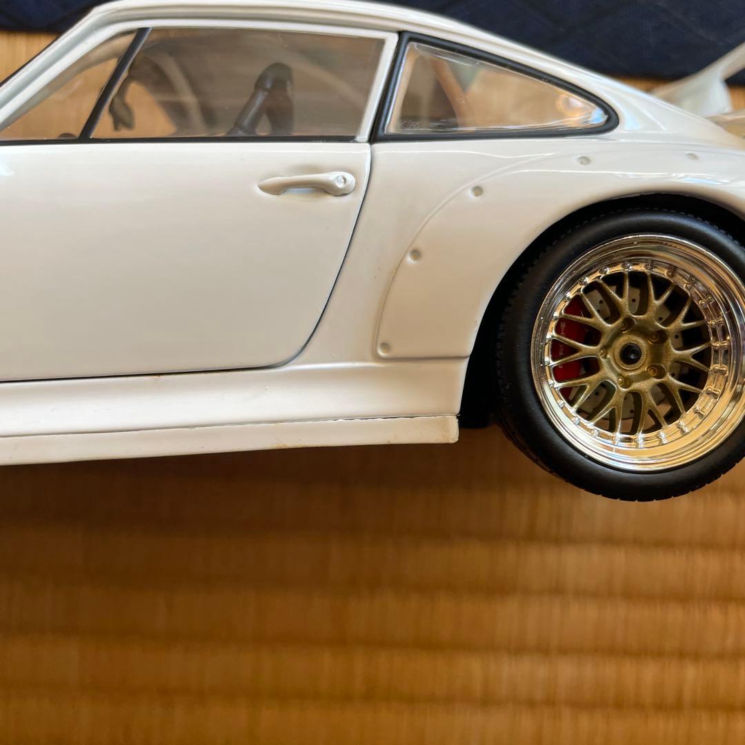 ポルシェ911 1/18スケール ホワイト