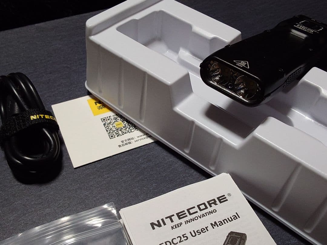 【美品】Nitecore EDC25 懐中電灯 3000ルーメン