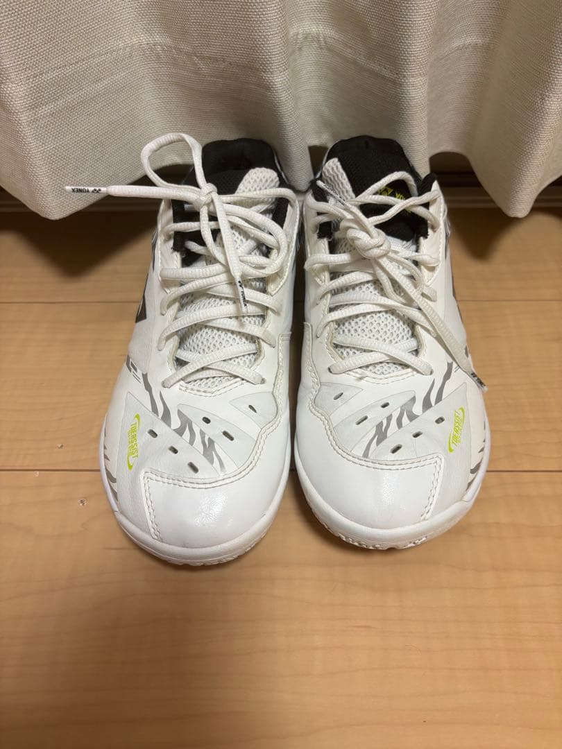 YONEXバドミントンシューズ　26.5センチ 桃田賢斗専用モデル