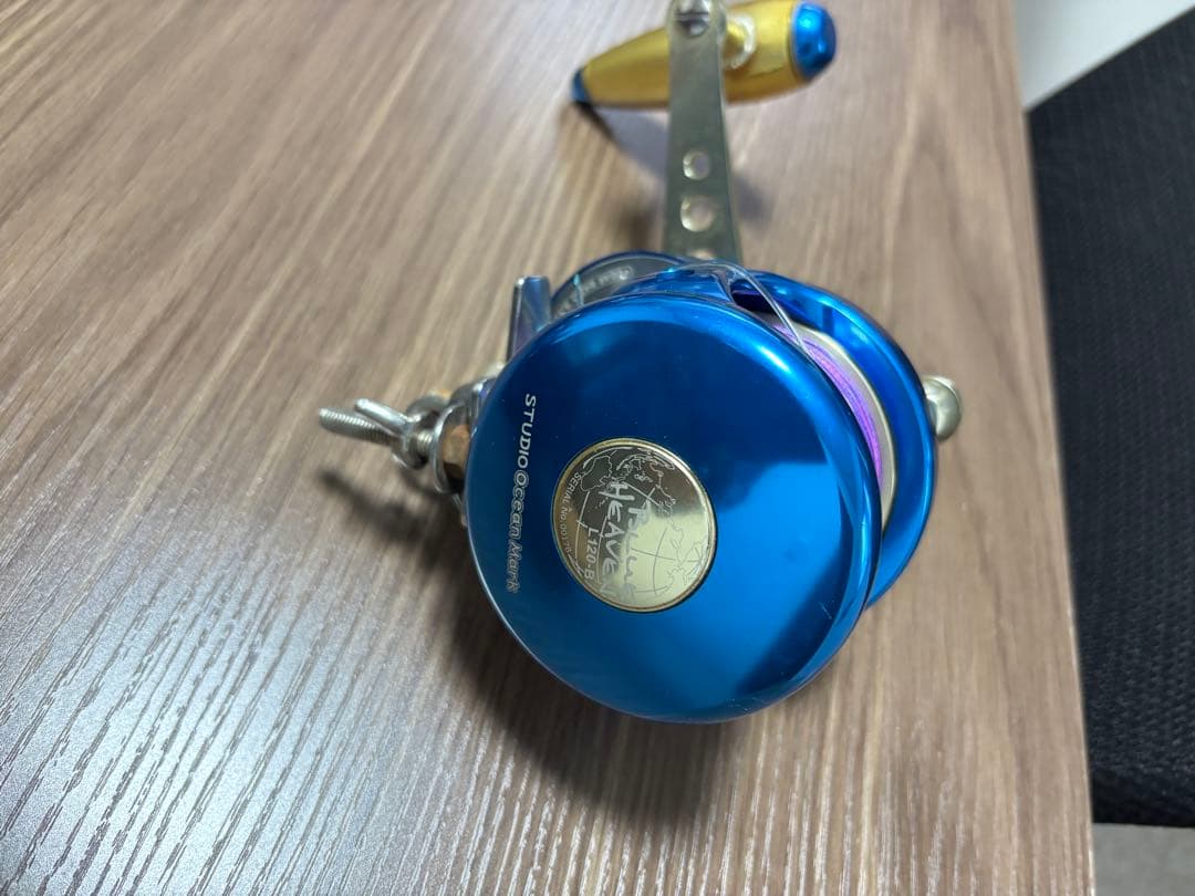 ベイトリール 青 金属ハンドル