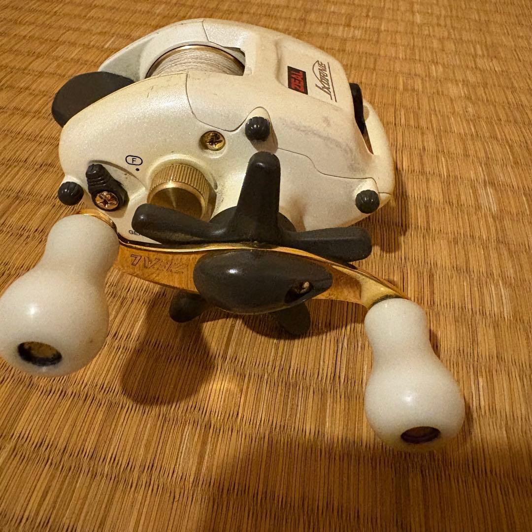 ZEAL イクシオーネ　カオリ　ベイトリール