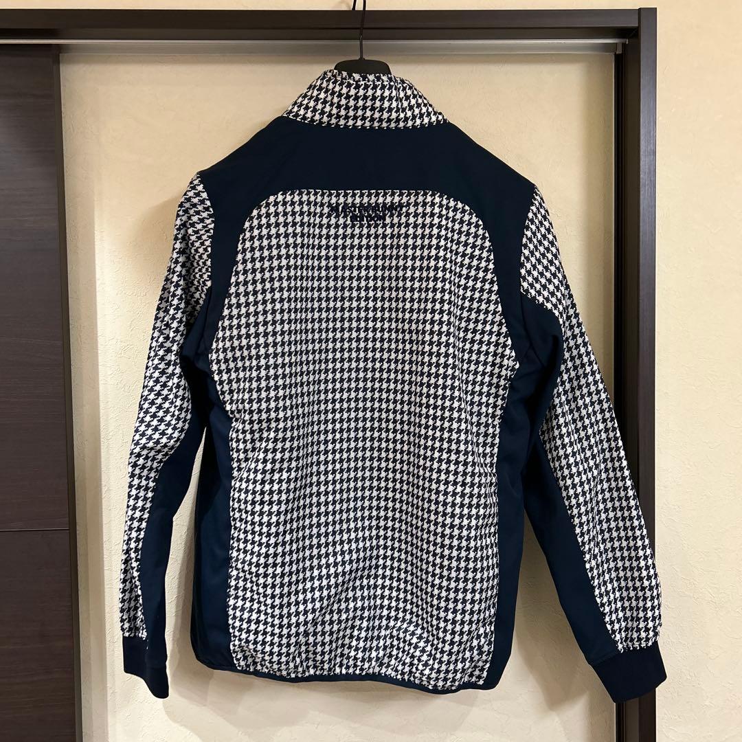 マスターバニー秋冬ジャンパー