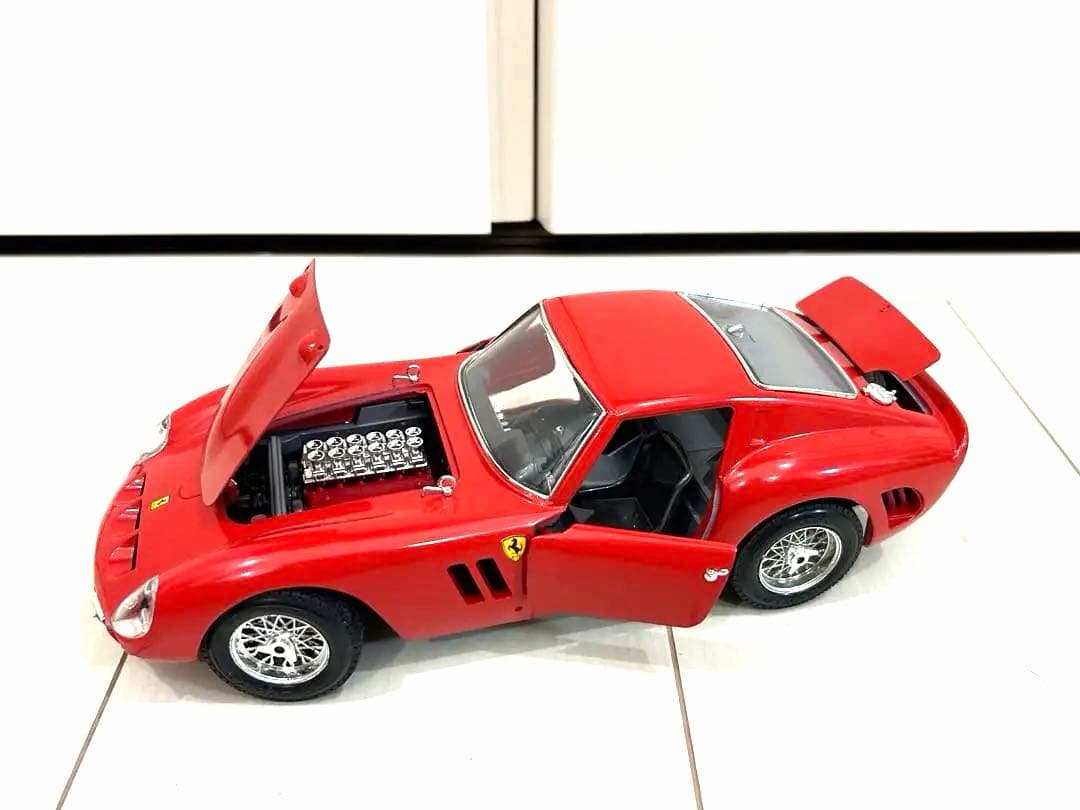 希少 1/18 フェラーリFerrari 250 GTO ミニカー レッド