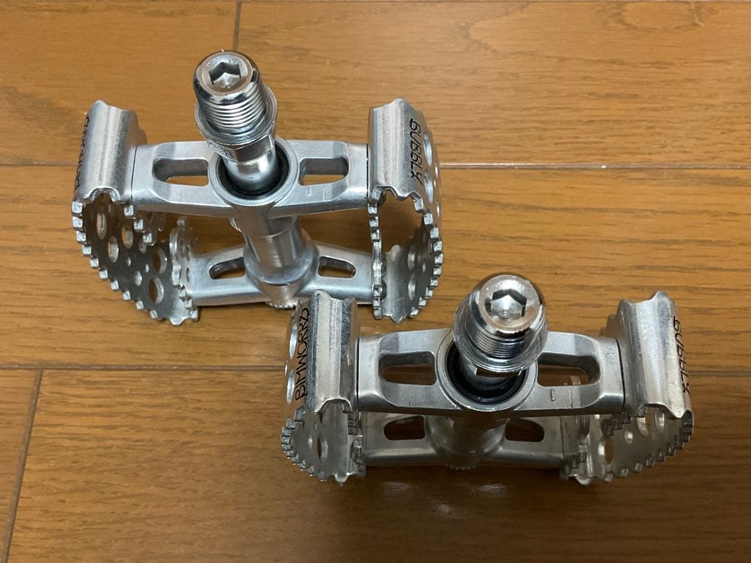 SIMWORKS 三ヶ島製作所 Tiny Bubbly ペダル