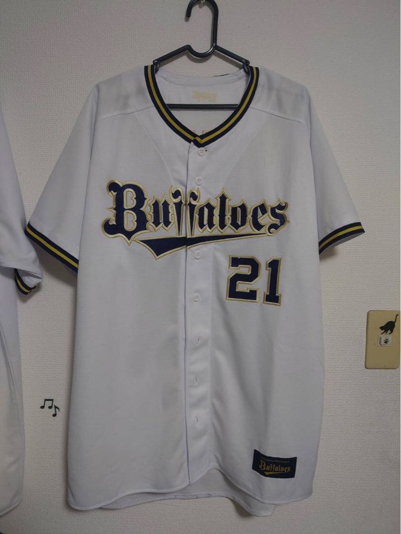 オリックスバファローズ山崎投手サイン入りユニフォーム