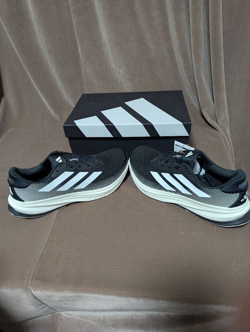 新品27.5cmアディダス ランニング スーパーノヴァ