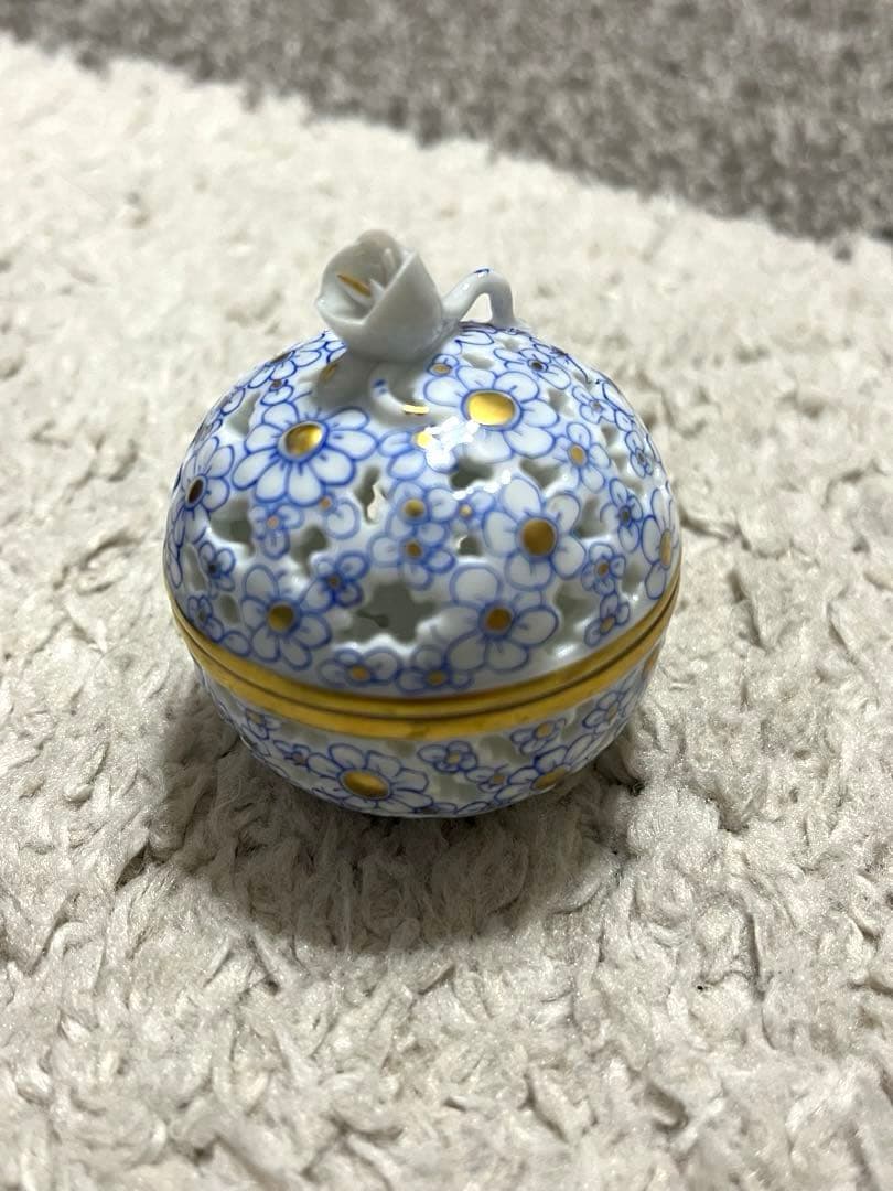 ヘレンド 透かしボンボン 小物入れ ボンボ二工ール