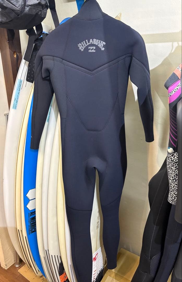 【未使用に近い】BILLABONG 極み　ジャーセミ3mm