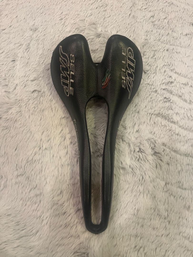 Selle SMP Forma サドル
