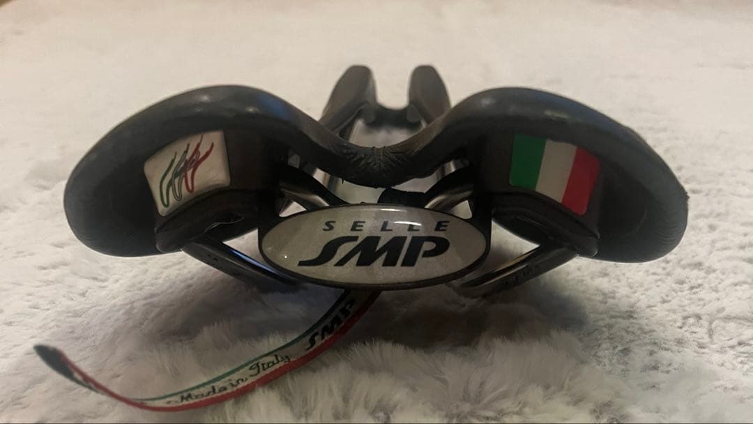 Selle SMP Forma サドル
