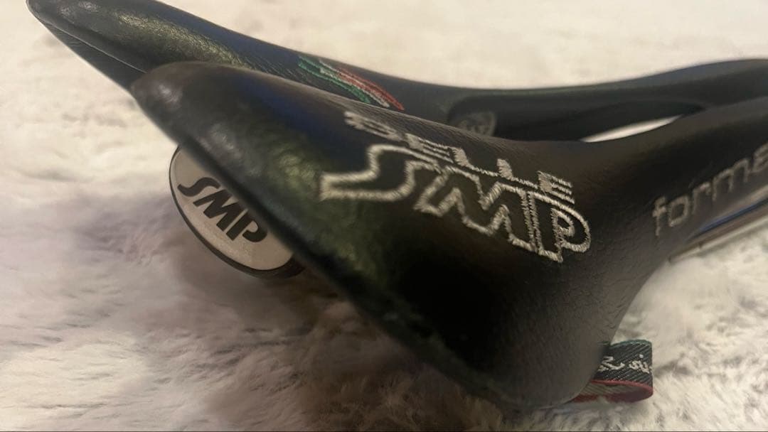 Selle SMP Forma サドル