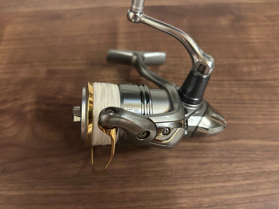 シマノ　11 ツインパワー C3000HG 美品