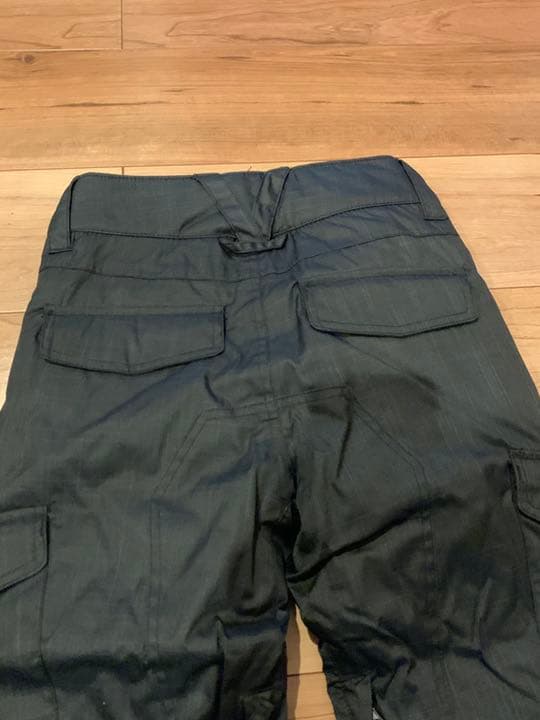 【新品／未使用品】スノーパンツ　クイックシルバー　140㎝　※タグ付