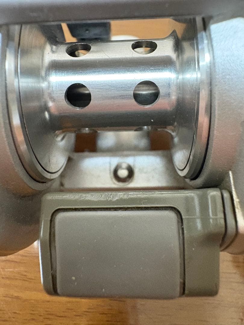 SHIMANO カルカッタ100シルバー