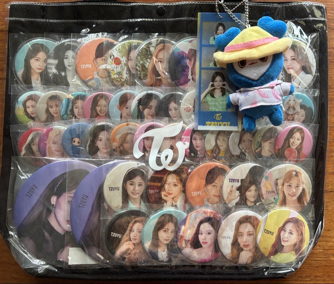 【まもなく国立LIVE】TWICE グッズ 痛バック ツウィ　缶バッジまとめ売り