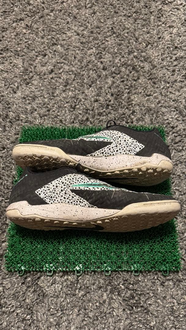 Nike ハイパーヴェノム