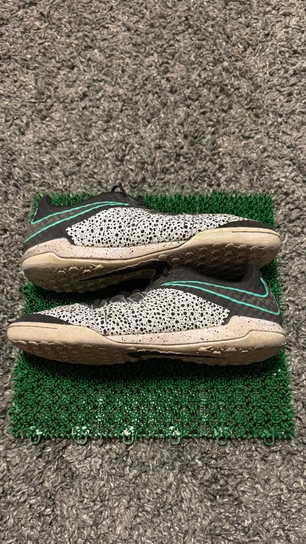 Nike ハイパーヴェノム