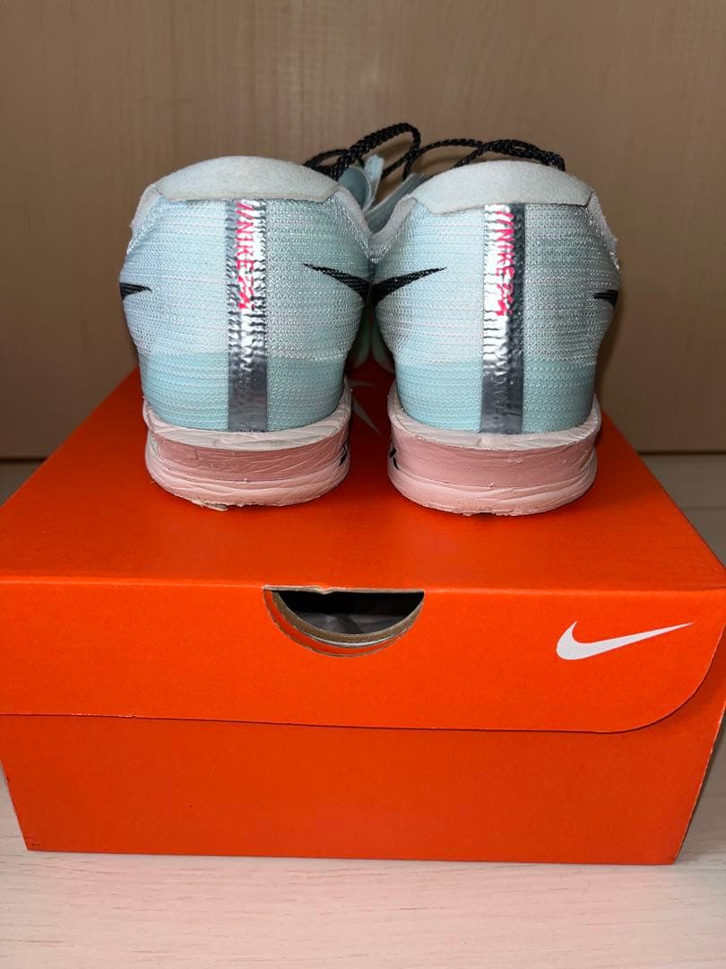 Nike ランニングシューズ ストリークフライ2　25.5cm