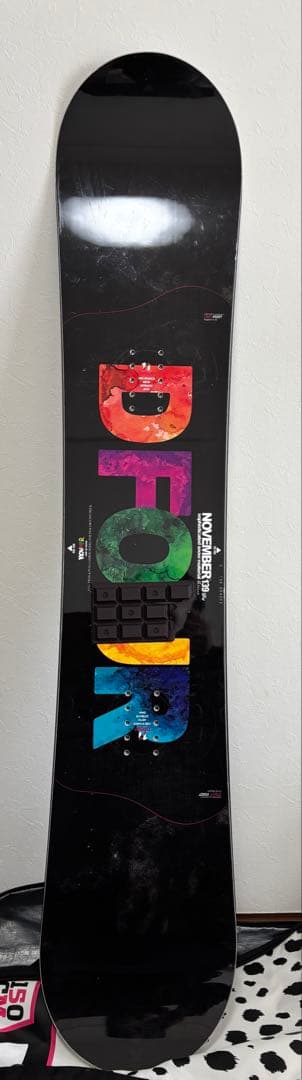スノーボード　板　ノーベンバー　D4 グラトリ