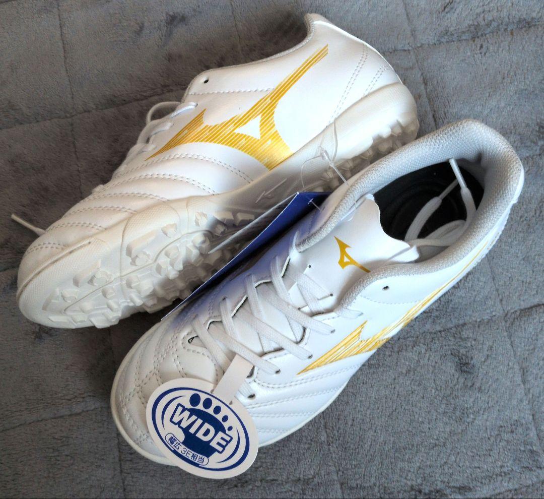Mizuno WIDE サッカーシューズ ホワイト/ゴールド 22cm