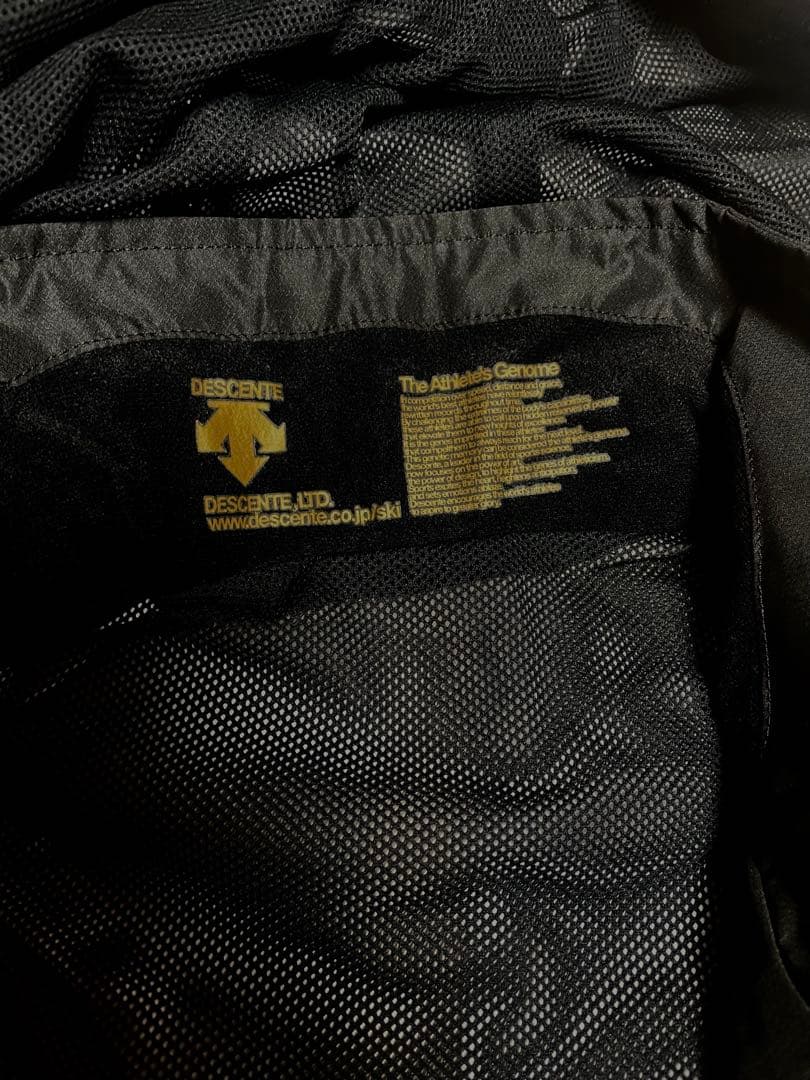 DESCENTE ブラックジャケット RACING DESCENTE