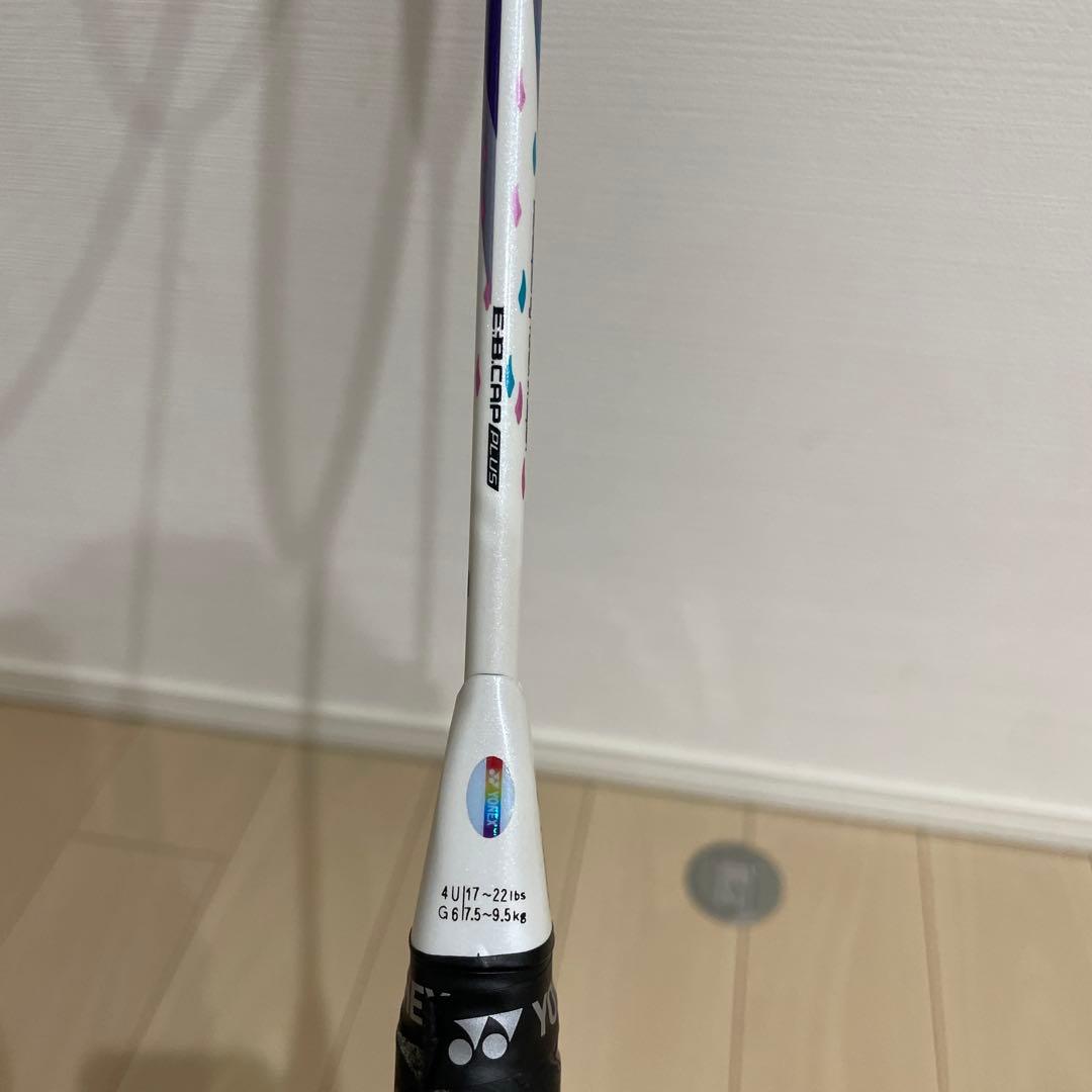 YONEX　ヨネックス　バトミントンラケット　ナノフレア１１１