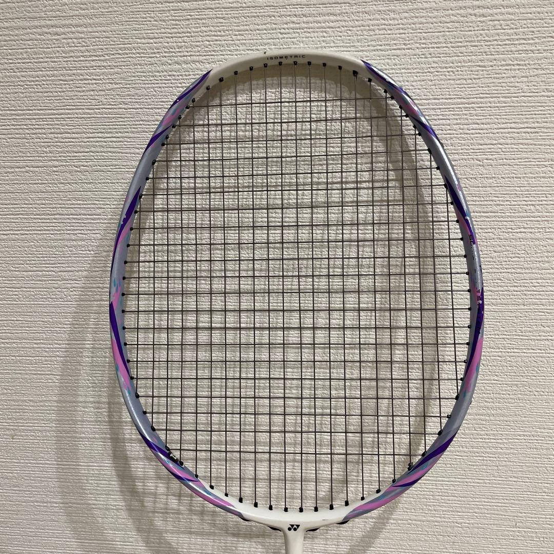 YONEX　ヨネックス　バトミントンラケット　ナノフレア１１１