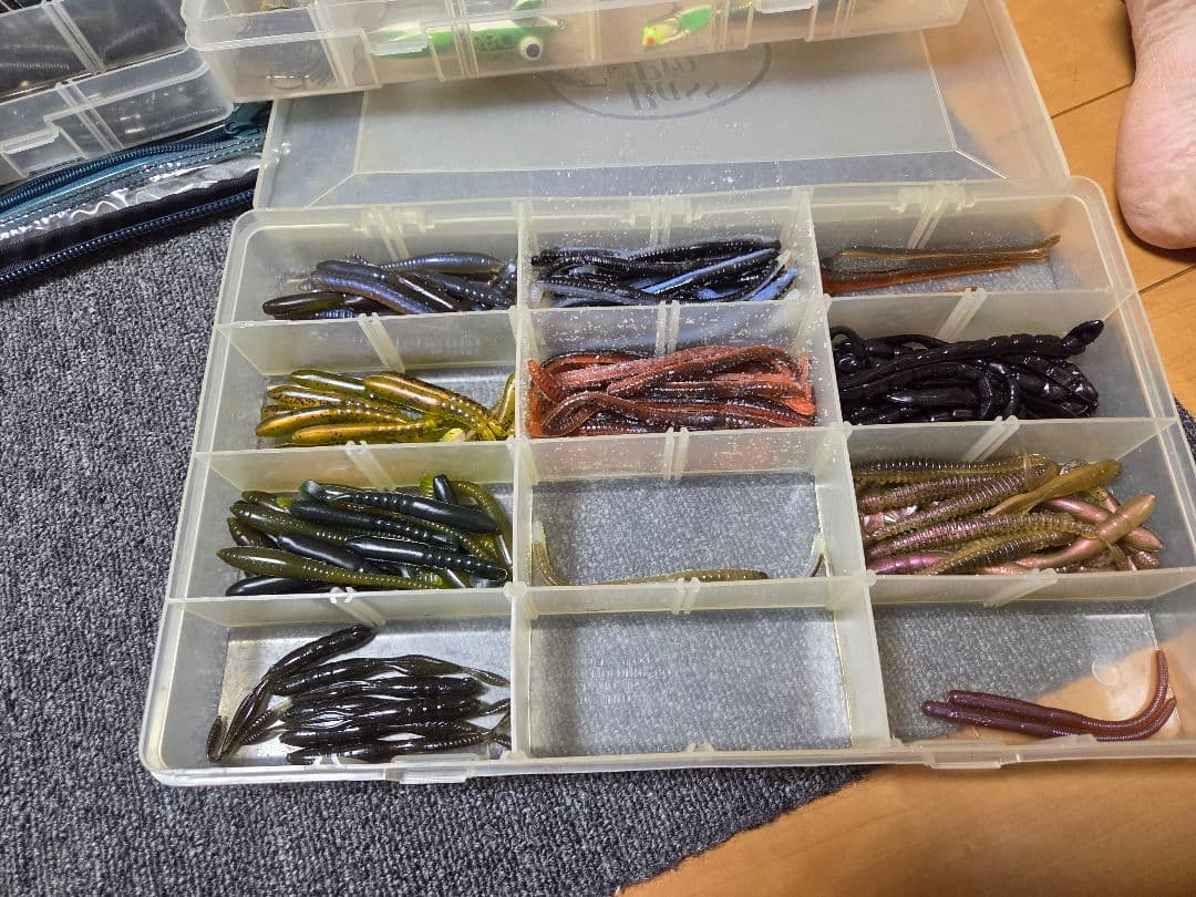 フィッシング用バッグ 黒と青 中型