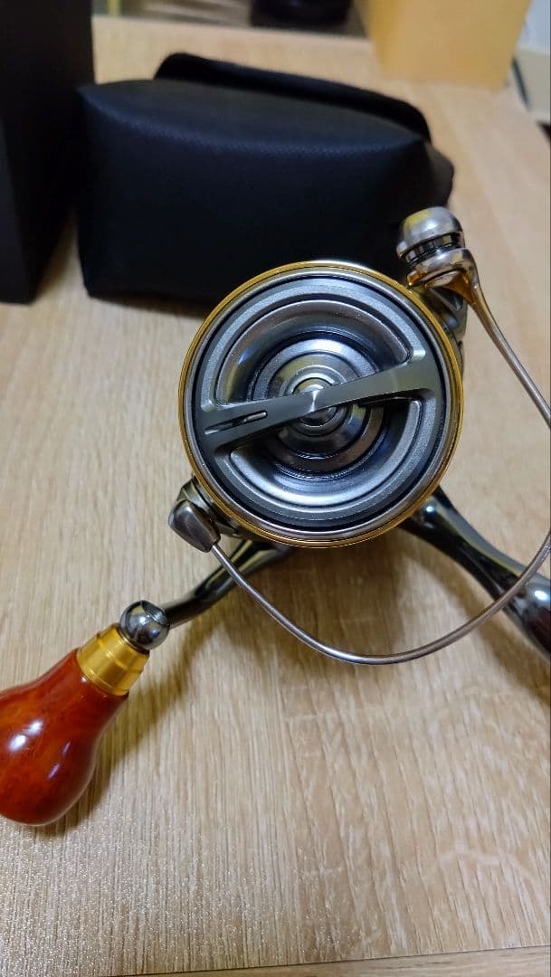 SHIMANO 18ステラ 2500SHG