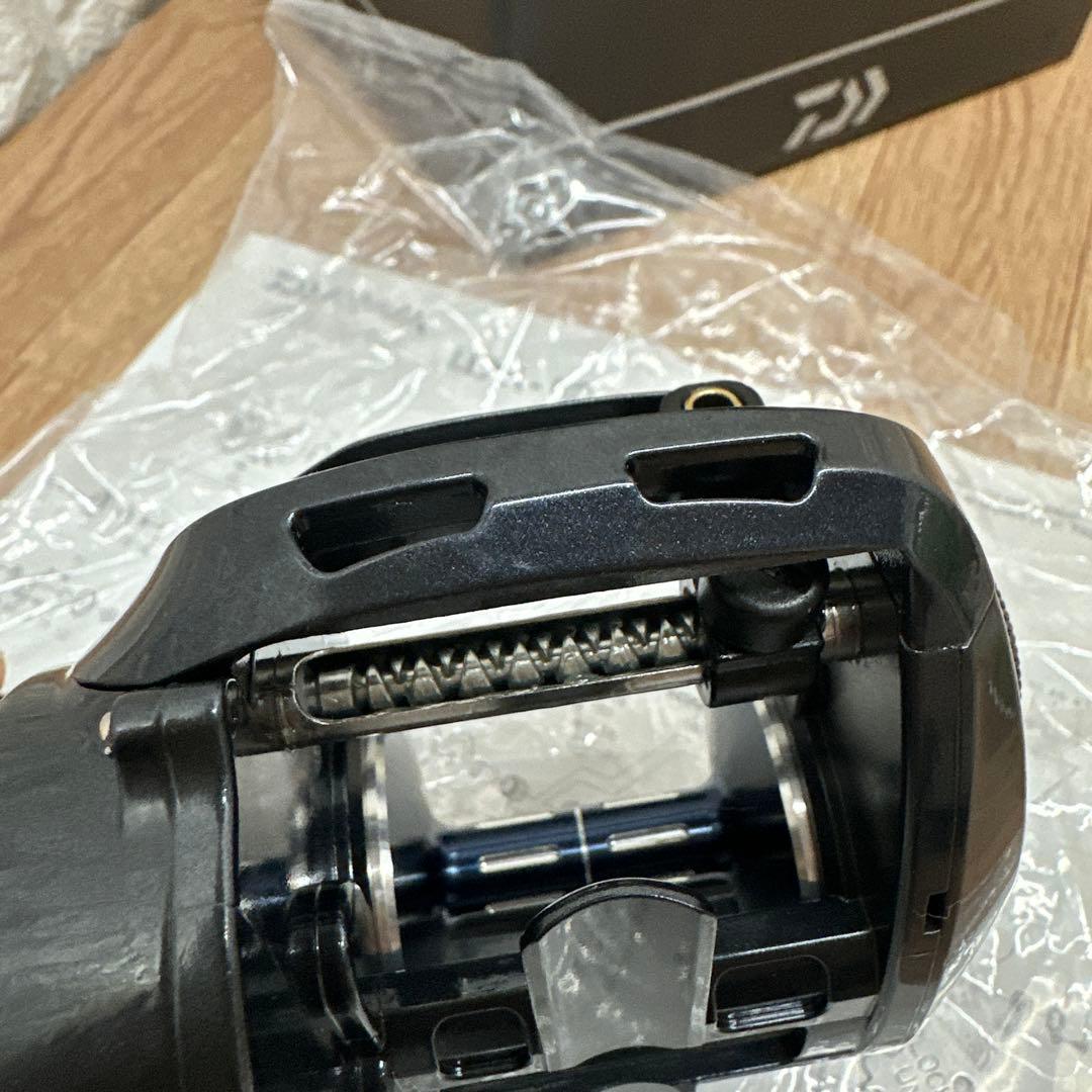 新品未使用　ダイワ(DAIWA) ベイトキャスティングリール