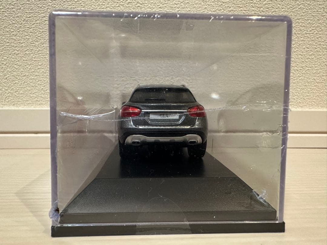 Mercedes-Benz GLA ミニカー 1/43