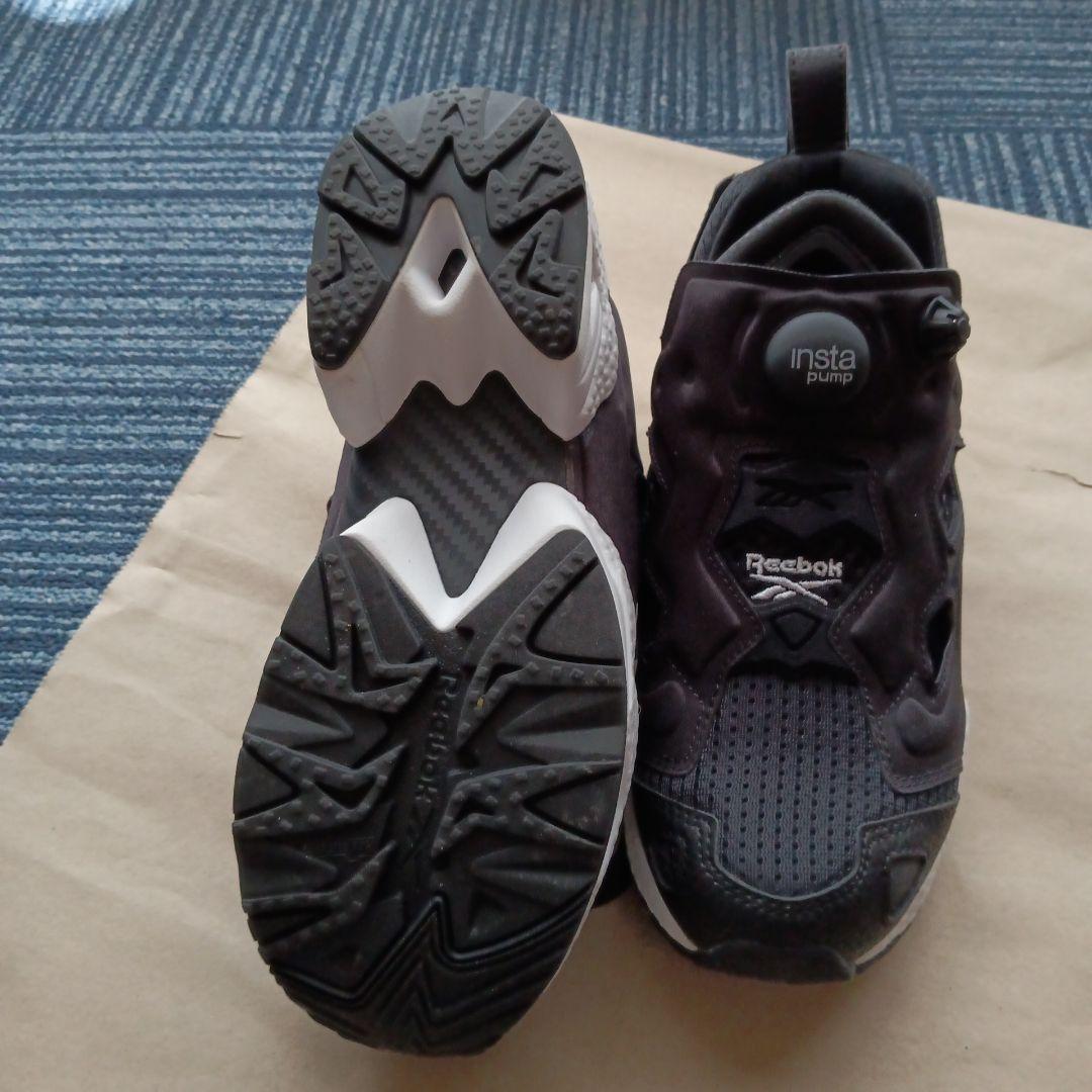 Reebok Insta Pump ブラックスニーカー