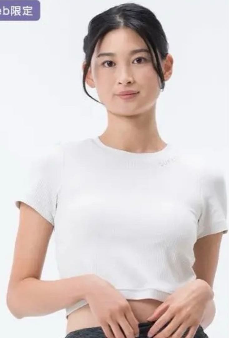 SUKALA カップ付きバックベントTee Mサイズ　アイボリー