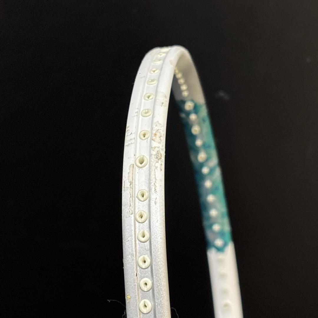 YONEX　NANOFLARE　300　バトミントンラケット　ガット無し