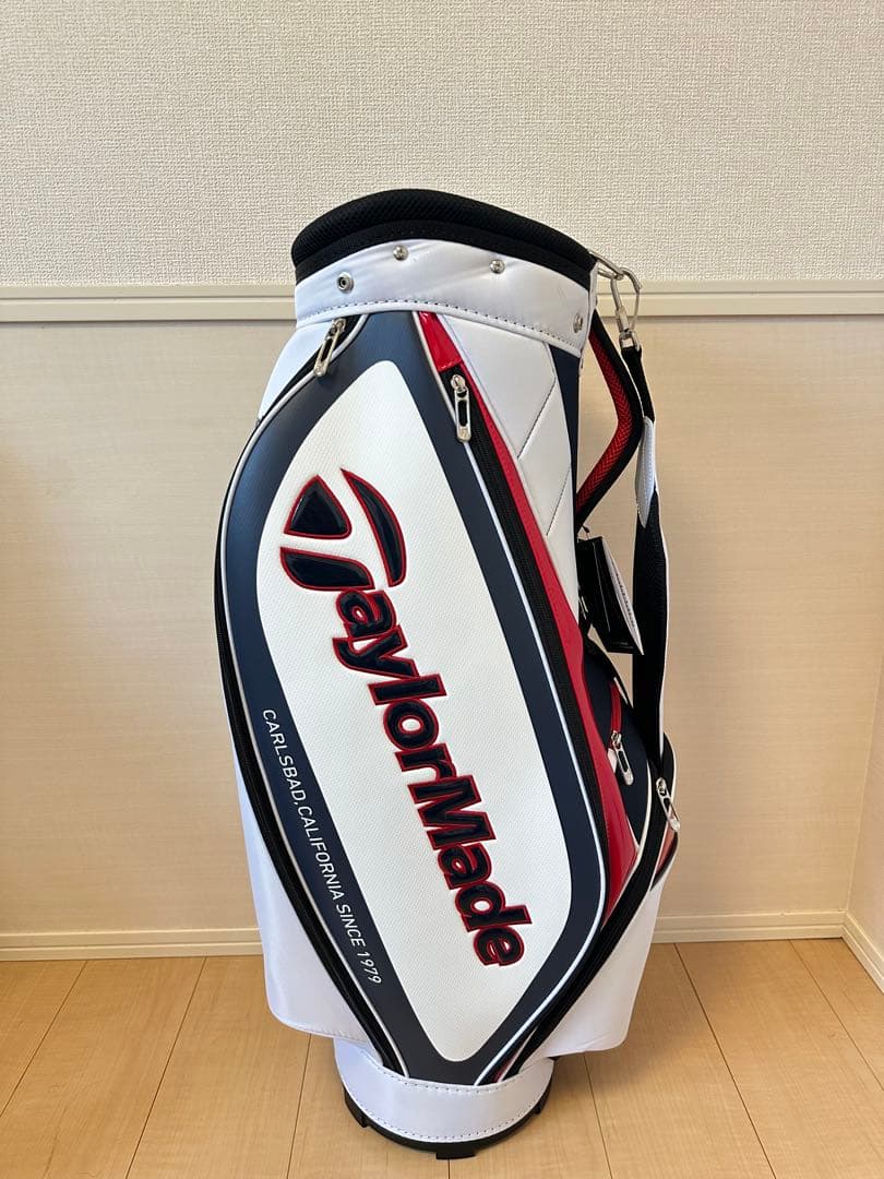 未使用新品TaylorMade トゥルーライトキャディバッグ