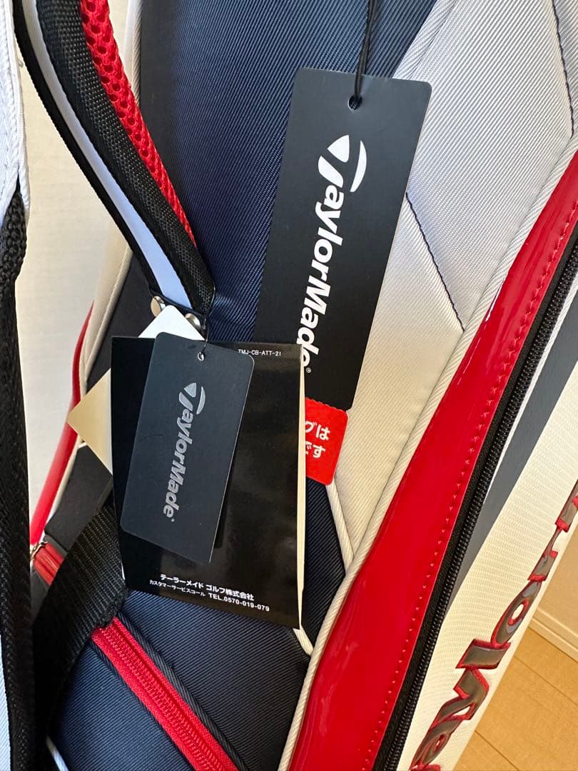 未使用新品TaylorMade トゥルーライトキャディバッグ