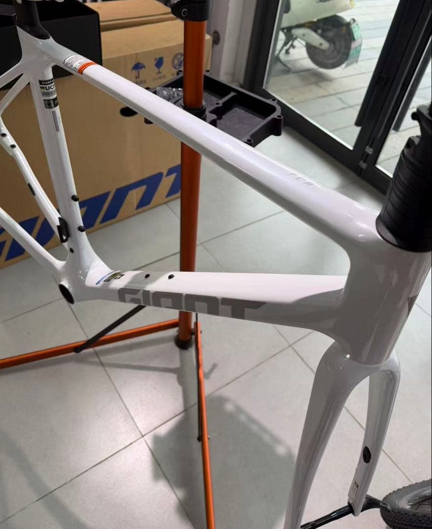 GIANT TCR ADVANCED PRO Mサイズ 2025
