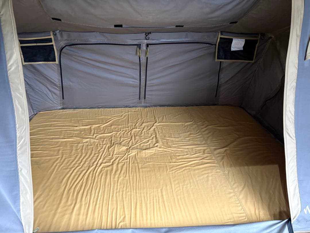 ルーフトップテント 収納カバー付き はしご付き