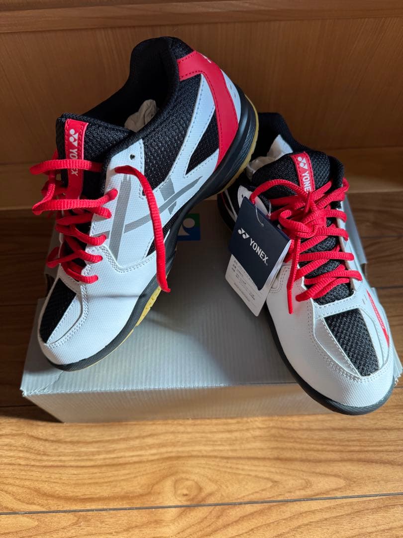 YONEX パワークッション670 シューズ 24.5cm ホワイト/レッド